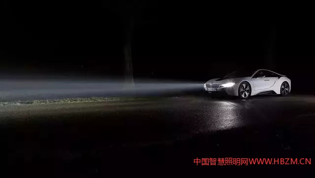 中國(guó)照明網(wǎng)提供：只要有足夠的能量，激光大燈照射的距離只取決于人類視力的極限。