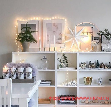 增加一些簡(jiǎn)單的家居燈飾照明，就可以讓家里的氛圍變得溫馨又浪漫，住在這樣的家，幸福感爆棚~ 