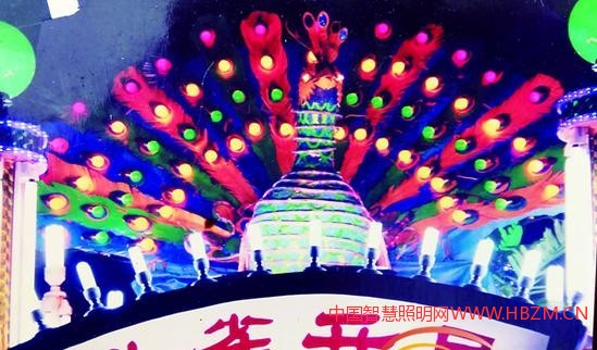 黃流鎮(zhèn)曾游行的孔雀燈車