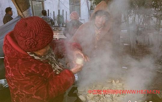 徐州市賈汪區(qū)馬莊有蒸制面燈的習俗