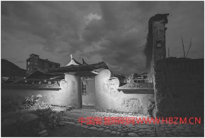 用藝術(shù)與情懷讓鄉(xiāng)土有光