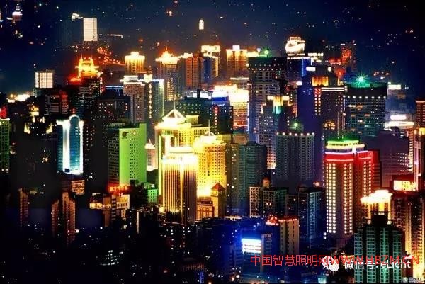 五光十色的夜間建筑形態(tài)。