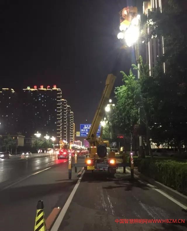 唐山市政環(huán)衛(wèi)處路燈所扎實(shí)做好路燈設(shè)施日常維修養(yǎng)護(hù)工作