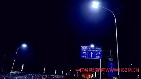 撫順正在經(jīng)歷一場(chǎng)路燈革命，道路兩側(cè)的路燈將首度采用石墨烯為核心的照明新材料