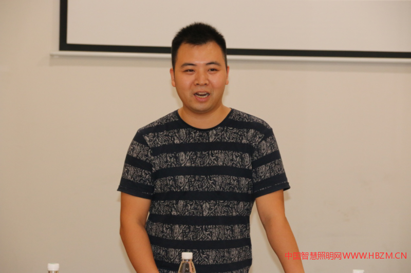 LED專(zhuān)業(yè)委員會(huì)輪值會(huì)長(zhǎng)深入瑞麒照明走訪調(diào)研