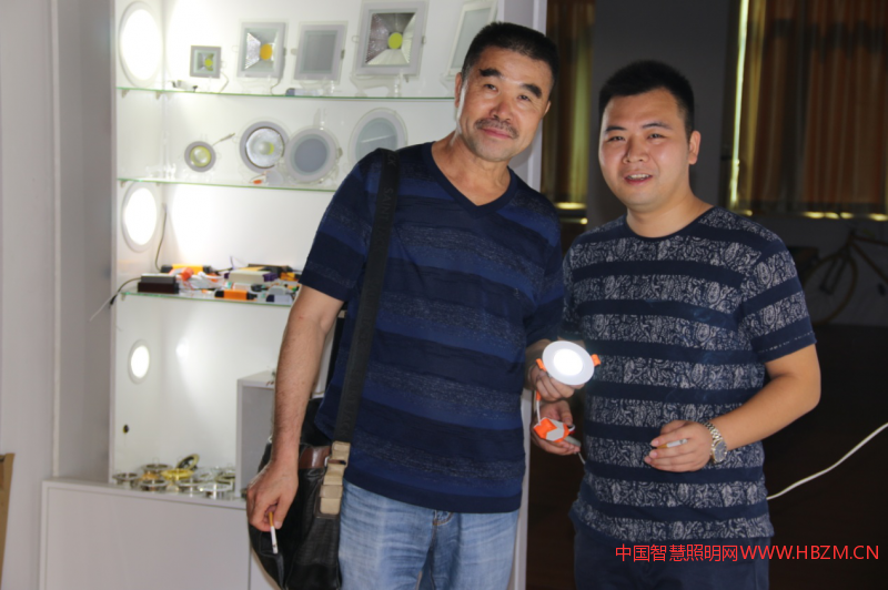 LED專(zhuān)業(yè)委員會(huì)輪值會(huì)長(zhǎng)深入瑞麒照明走訪調(diào)研