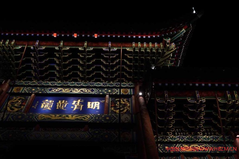 牌坊的結(jié)構(gòu)與明暗對比