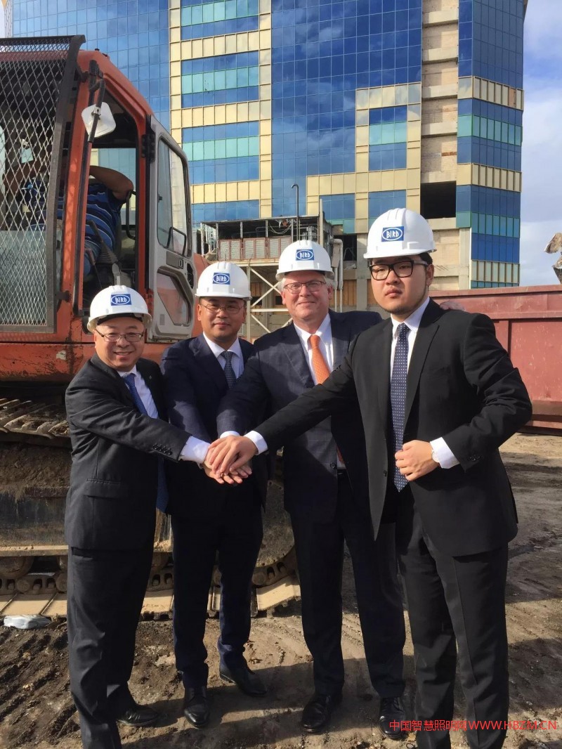 中國智慧路燈項目首次走進(jìn)美國
