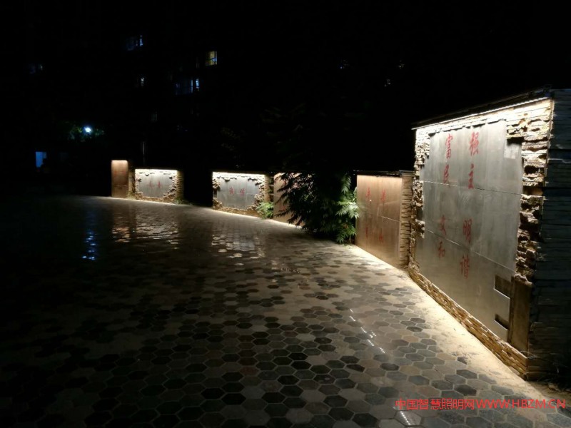 如今的無極，已然是燈火輝煌