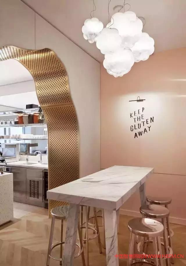 （充滿個性的吊燈）