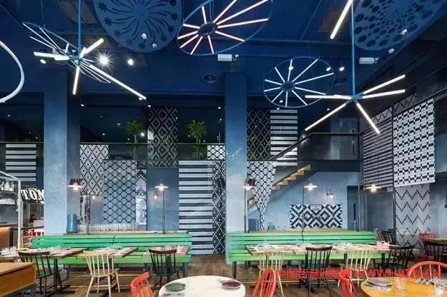 （充滿個性的吊燈）