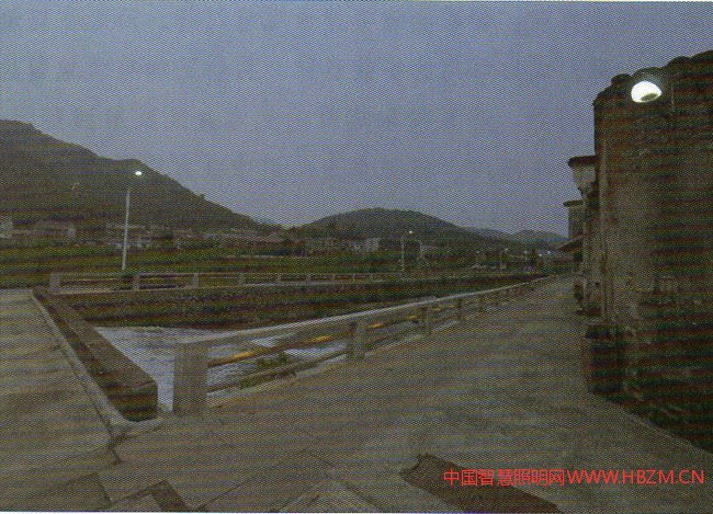 關(guān)于鄉(xiāng)土以及鄉(xiāng)土照明的實踐性思考圖4鄉(xiāng)村道路