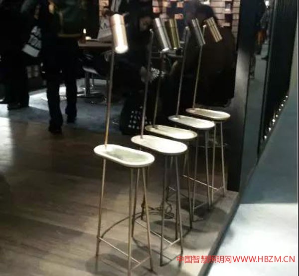 ▲創(chuàng)意落地燈