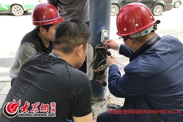濱州市路燈處創(chuàng)新路燈線路 試驗(yàn)安裝三防接線卡
