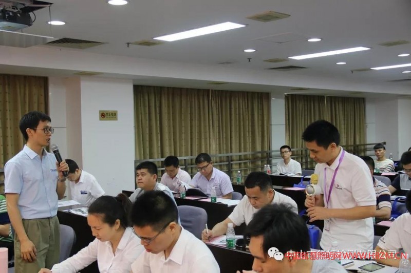 ▲企業(yè)代表踴躍參與提出疑問