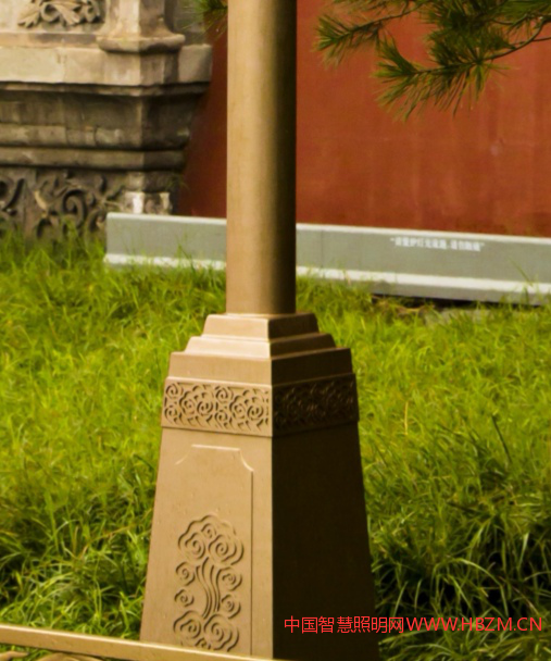 紅墻的燈的下邊文化符號體驗