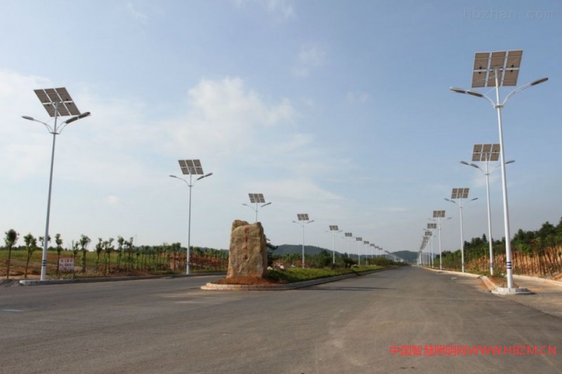 太陽能路燈光伏板朝向錯誤