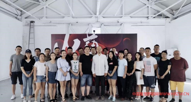 齊洪海照明設(shè)計課堂學(xué)員合影-中國智慧照明網(wǎng)