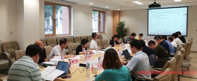 《照明用LED驅(qū)動(dòng)電源技術(shù)要求》送審稿審查會(huì)議現(xiàn)場(chǎng)---中國智慧照明網(wǎng)