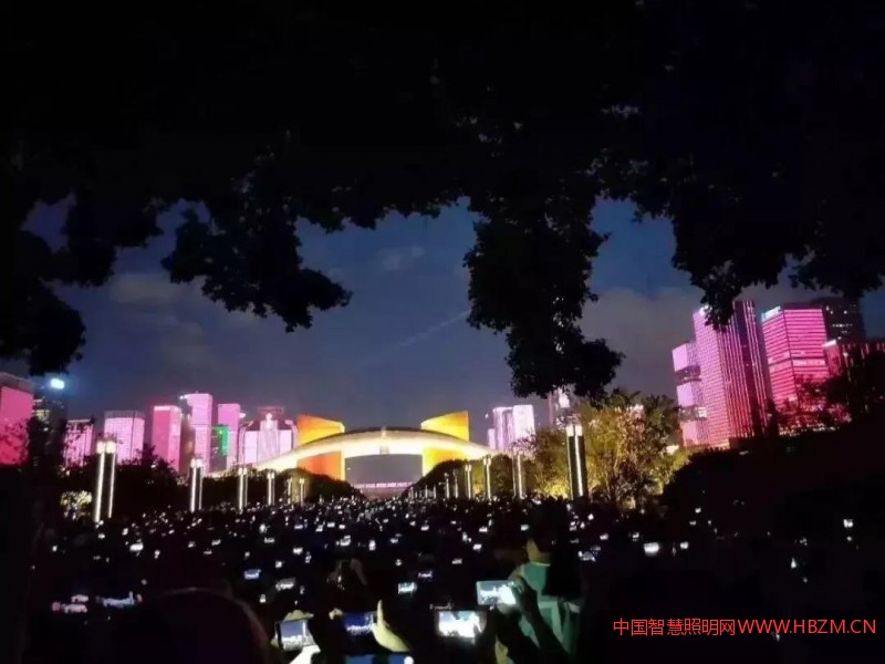 輝煌新時(shí)代深圳燈光秀---中國(guó)智慧照明網(wǎng)