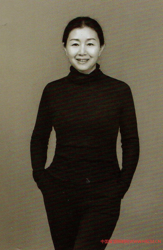 嚴永紅：重慶大學建筑城規(guī)學院教授、博士生導師、高級照明設計師