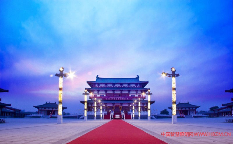 李氏文化園內(nèi)的一道獨(dú)具古風(fēng)古韻的景觀雕塑