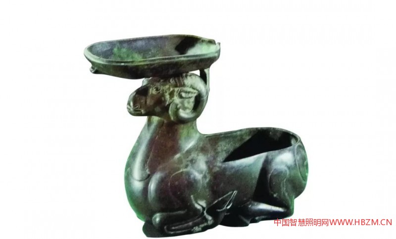 河北省博物館的西漢朱雀燈