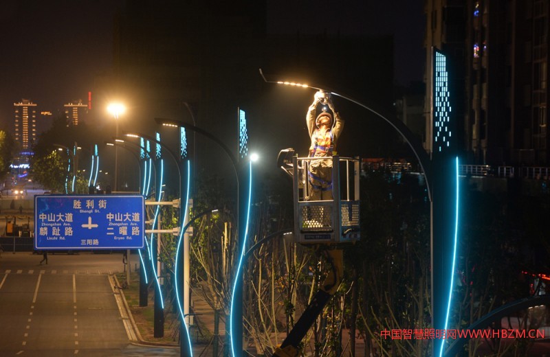 文化定制&ldquo;小蠻腰&rdquo;智慧路燈