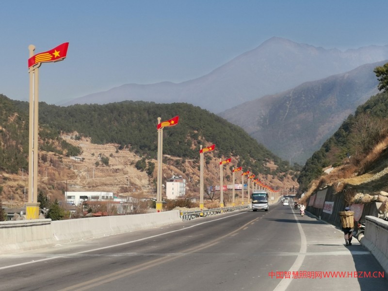 冕寧縣設計制造了&ldquo;紅旗燈&rdquo;