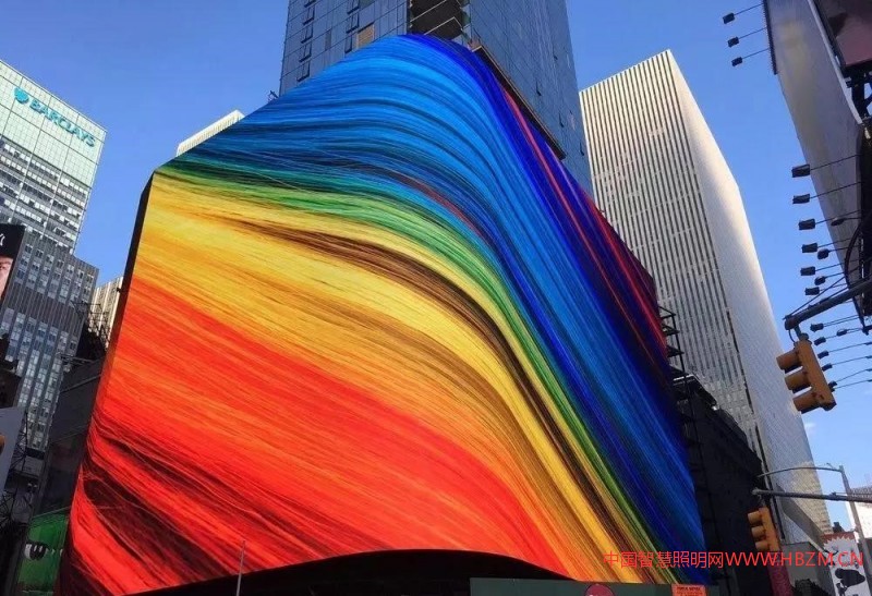 紐約時(shí)代廣場(chǎng)的1600平米巨幅顯示屏