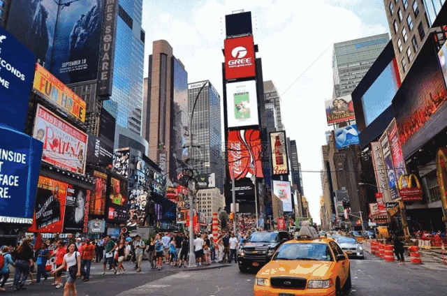 上海三思承建的紐約時(shí)代廣場(chǎng)部分LED顯示屏