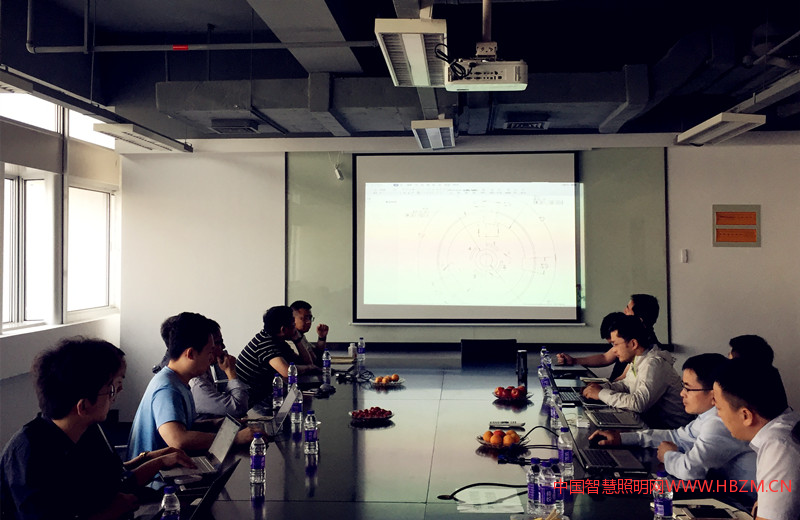 《通過智慧照明助力智慧城市建設(shè)》白皮書標(biāo)準(zhǔn)制定第四次會議在順舟智能順利召開。