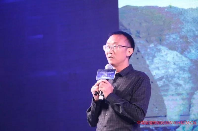 廣東耀旭照明工程設(shè)計有限公司董事長兼總設(shè)計師熊清華