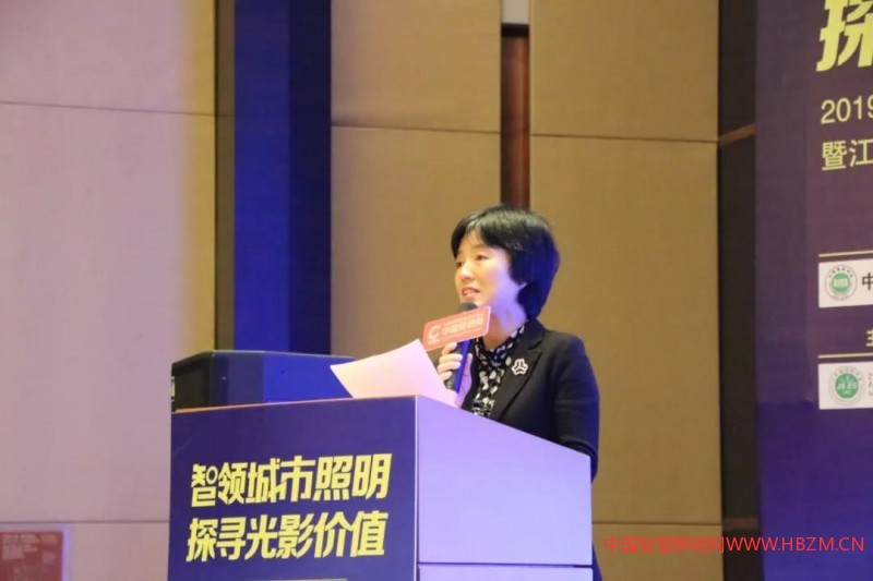 揚(yáng)州市科學(xué)技術(shù)協(xié)會(huì)主席王友芳