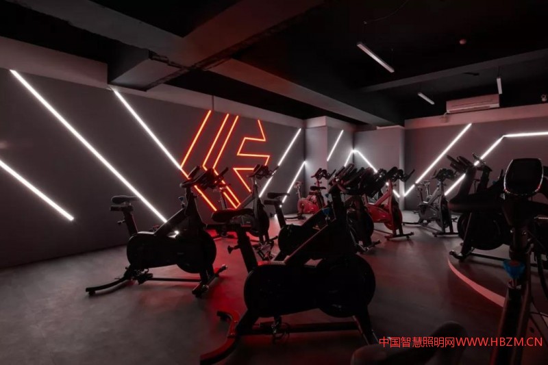 恰到好處健身會(huì)所照明，燃燒你的卡路里！