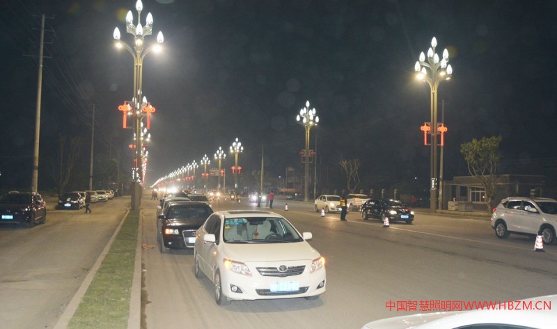 對德陽市恒達(dá)燈具制造有限公司建設(shè)的路段進(jìn)行實地參觀、考察