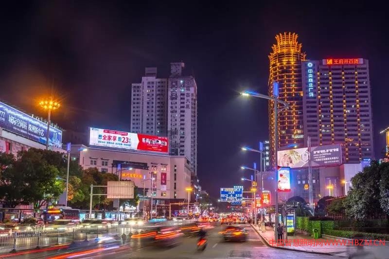 首例！18根智慧路燈廣告位3年經(jīng)營(yíng)權(quán)拍得104.4萬(wàn)！