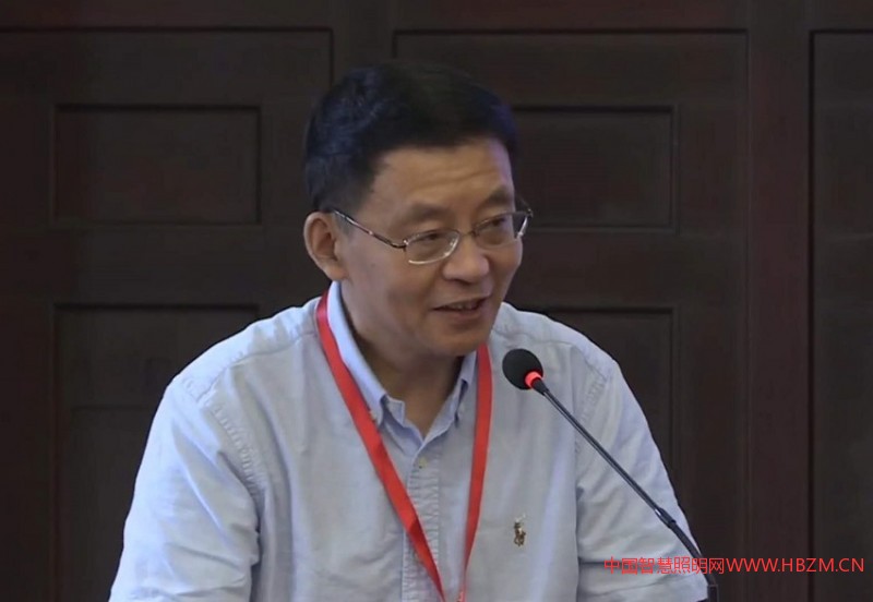 上海市公路學(xué)會副理事長兼秘書長劉鈞偉