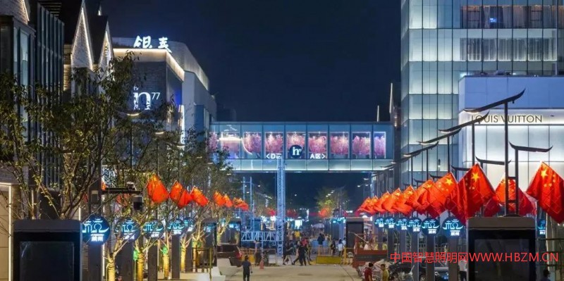 浙江杭州湖濱步行街智慧燈桿