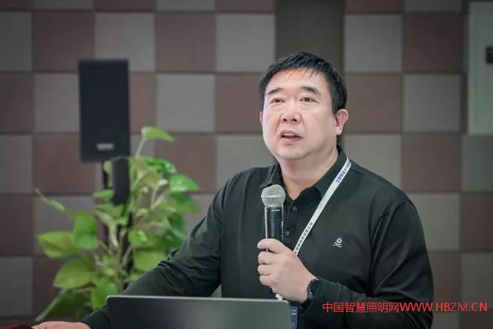 演講嘉賓：江西科技師范大學(xué) 胡小強(qiáng)教授