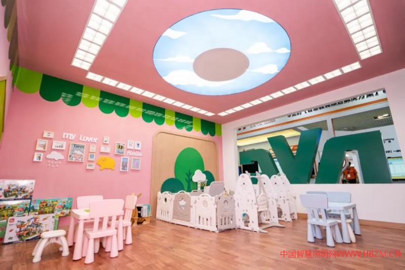 雷士藍(lán)天白云燈效果