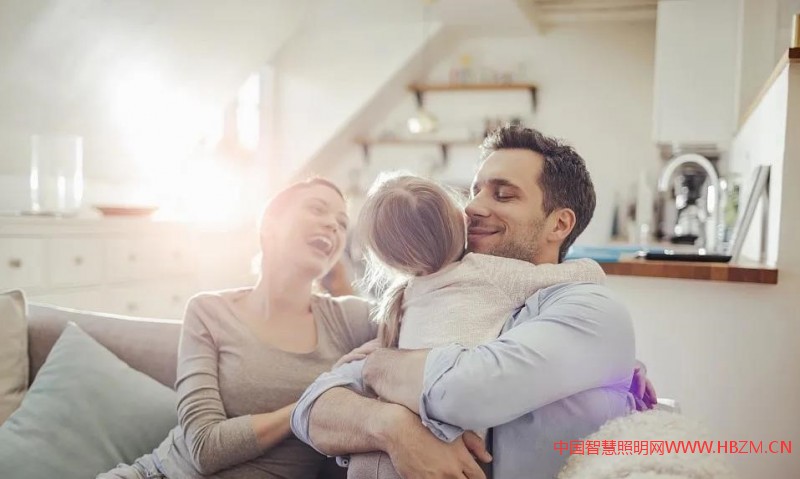 智能照明無(wú)限靠近自然光，讓人造光回歸自然！