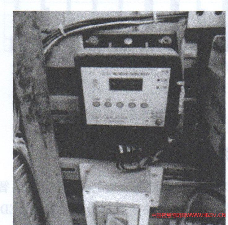 圖5經(jīng)緯時(shí)控器