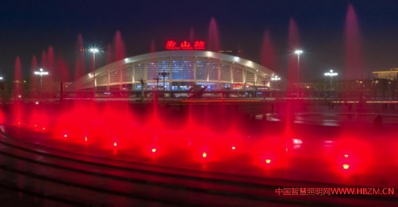 流光溢彩迎賓客 （二等獎(jiǎng)） 攝影者：唐山市路燈管理所 劉維鋒