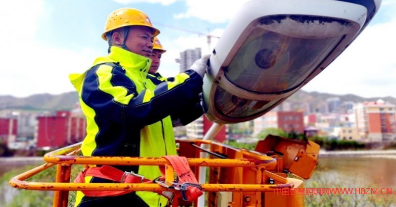 光明使者 （三等獎(jiǎng)） 攝影者：張家口市夜景照明管理中心 閆茂亭