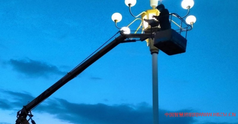 藍(lán)韻 （三等獎(jiǎng)） 攝影者：遷安市城市管理綜合行政執(zhí)法局照明管理所 周向華