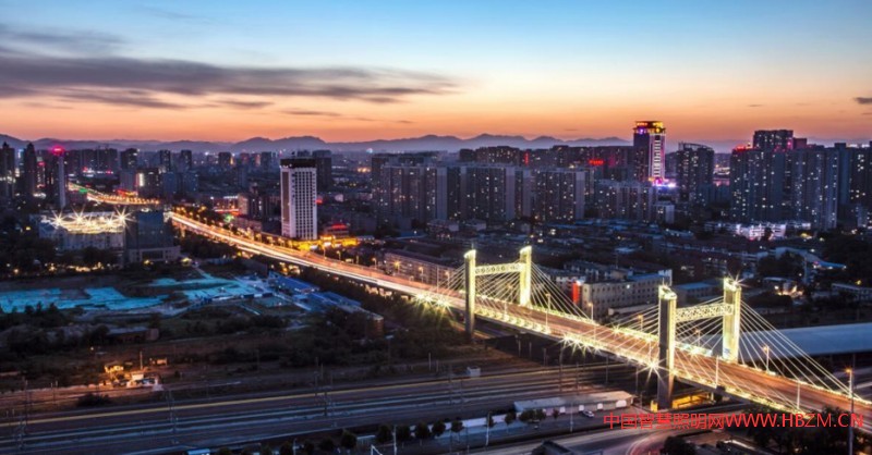 城市通途 3 （優(yōu)秀獎(jiǎng)） 攝影者：石家莊市城市照明管護(hù)中心 趙潔