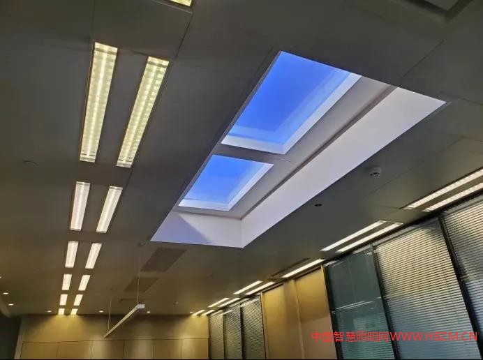 這些&ldquo;天空燈&rdquo;通過(guò)光路和光源的設(shè)計(jì)